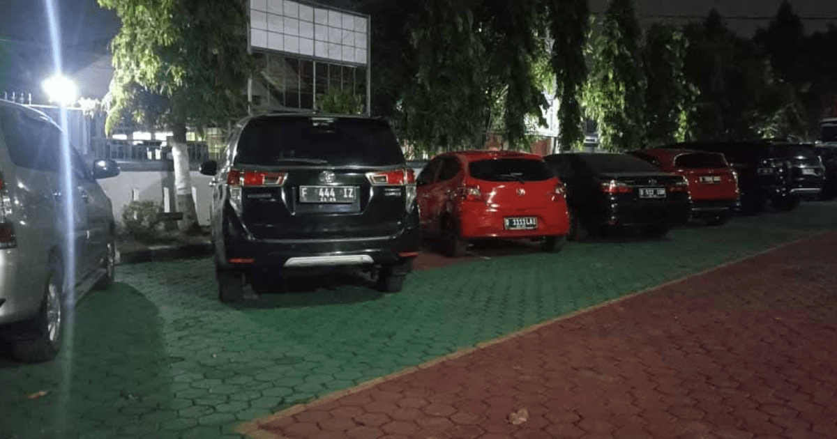 Jejak Korupsi CSR: KPK Sita Mobil Mewah Terkait Legislator Heri Gunawan