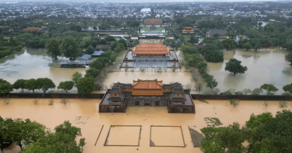 Banjir Parah di Vietnam: 13 Orang Tewas, Kota Bersejarah Tenggelam