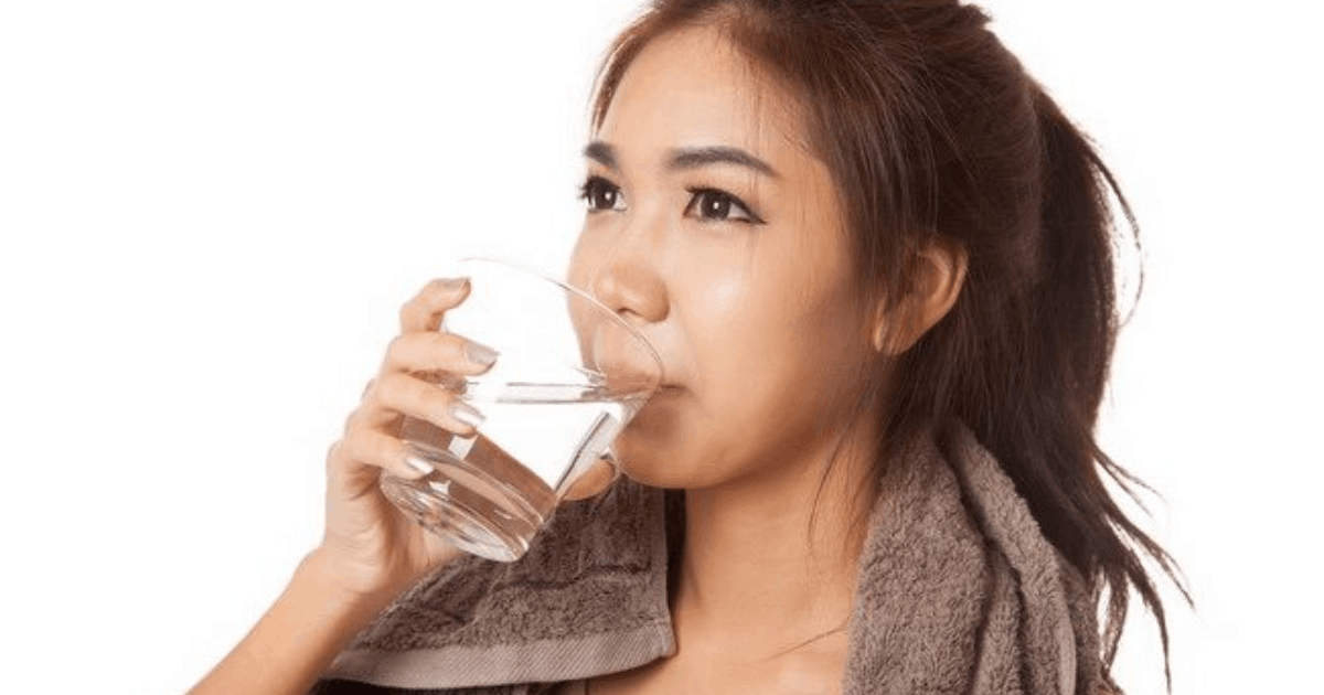 Manfaat Minum Air Hangat untuk Diet: Mitos atau Fakta Medis?