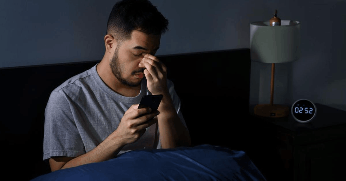 Waspada! Terlalu Sering Scroll Medsos Picu Masalah Jantung Serius