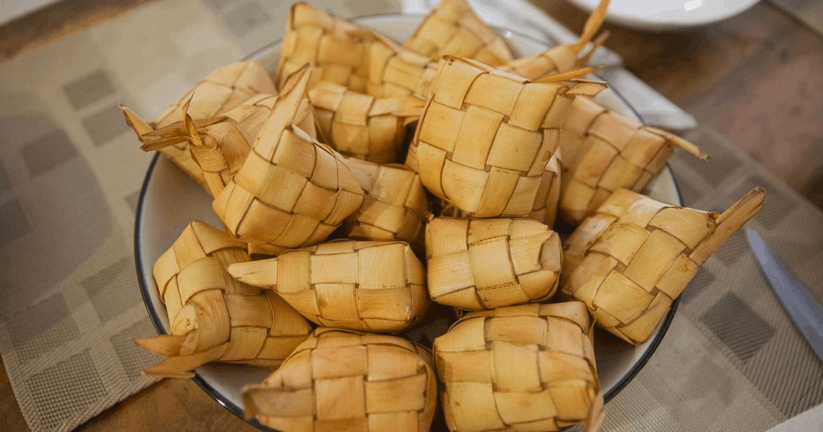 Benarkah Kalori Ketupat dan Nasi Berbeda Jauh? Ini Kata Dokter Gizi