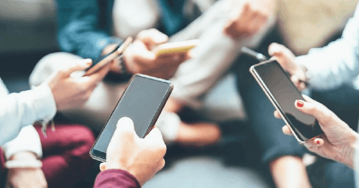 Benarkah Radiasi HP Bisa Picu Kanker? Simak Jawaban Ilmiah dan Faktanya di Sini!