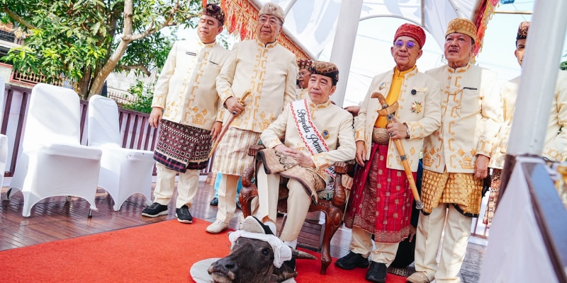 Warganet Kritik Safari Politik Jokowi: Tuduhan Persiapan untuk Gibran dan Kaesang