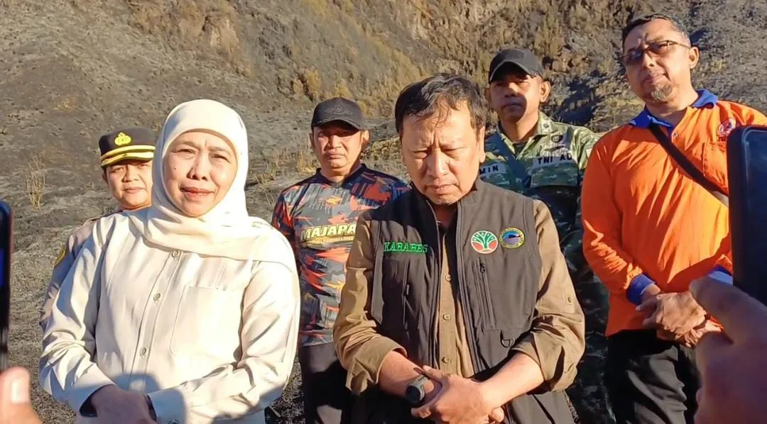 Kebakaran Bromo: Khofifah Tinjau dan Water Bombing Dimulai saat Karhutla Capai 176 Hektar
